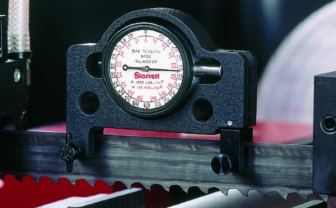 彭水锯切钛合金用双金属带锯条还是硬质合金带锯条？