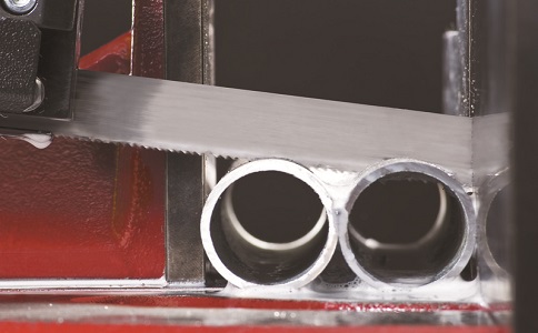 彭水锯切金属材料时出现卡带锯条原因以及处理方法？